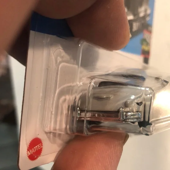 Mattel Hot Wheels Jaguar MK1 - Silver - Picture 5 of 7